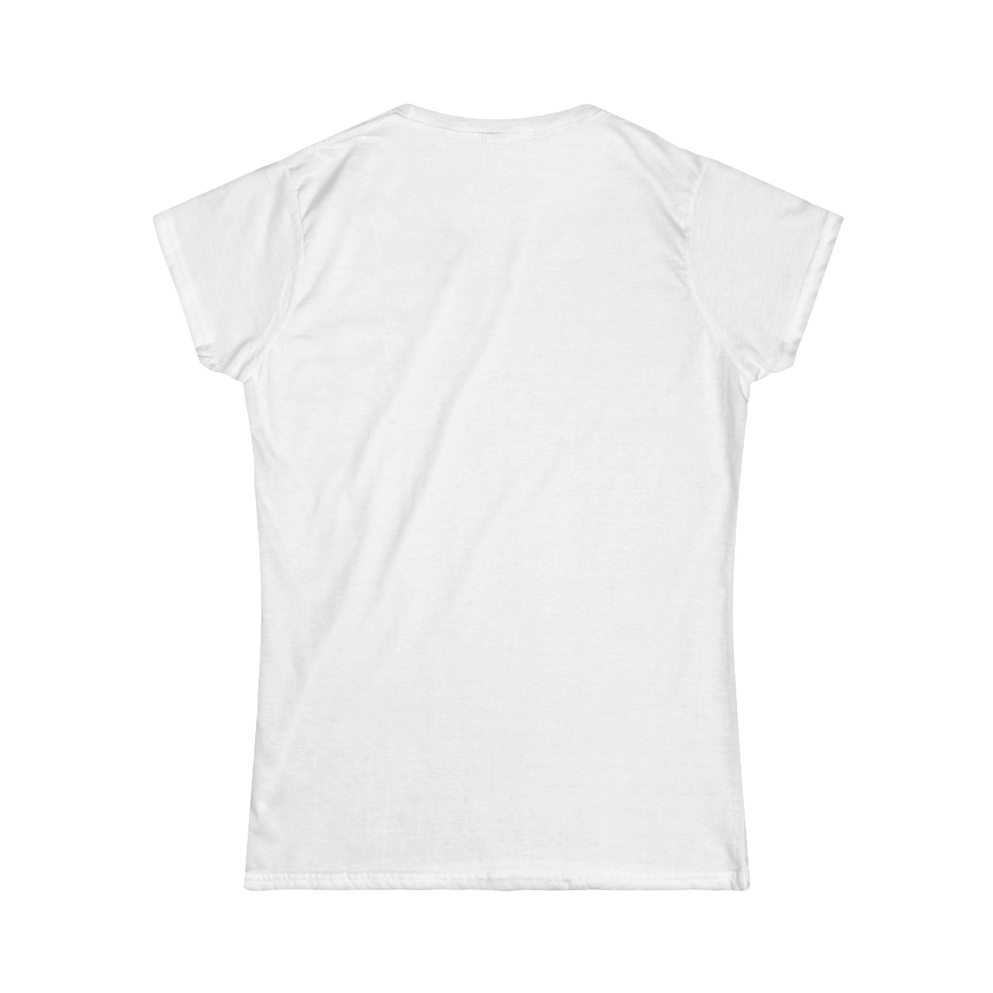 Casual, dreamy white T-shirt with “A Heart That Wanders Beyond the Ordinary” quote for travel wear